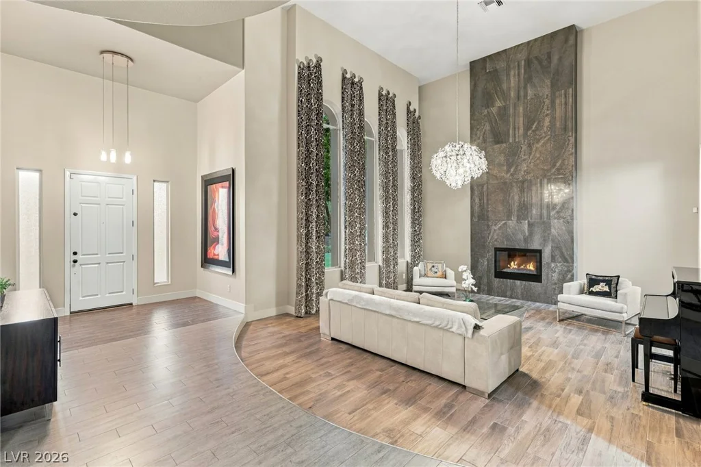 2060 Palm Canyon, Las Vegas, NV 89117