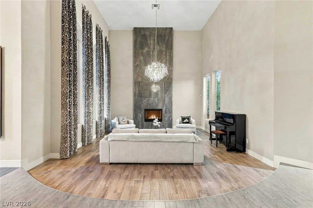2060 Palm Canyon, Las Vegas, NV 89117