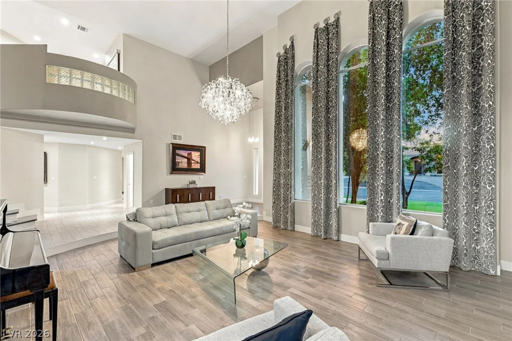 2060 Palm Canyon, Las Vegas, NV 89117