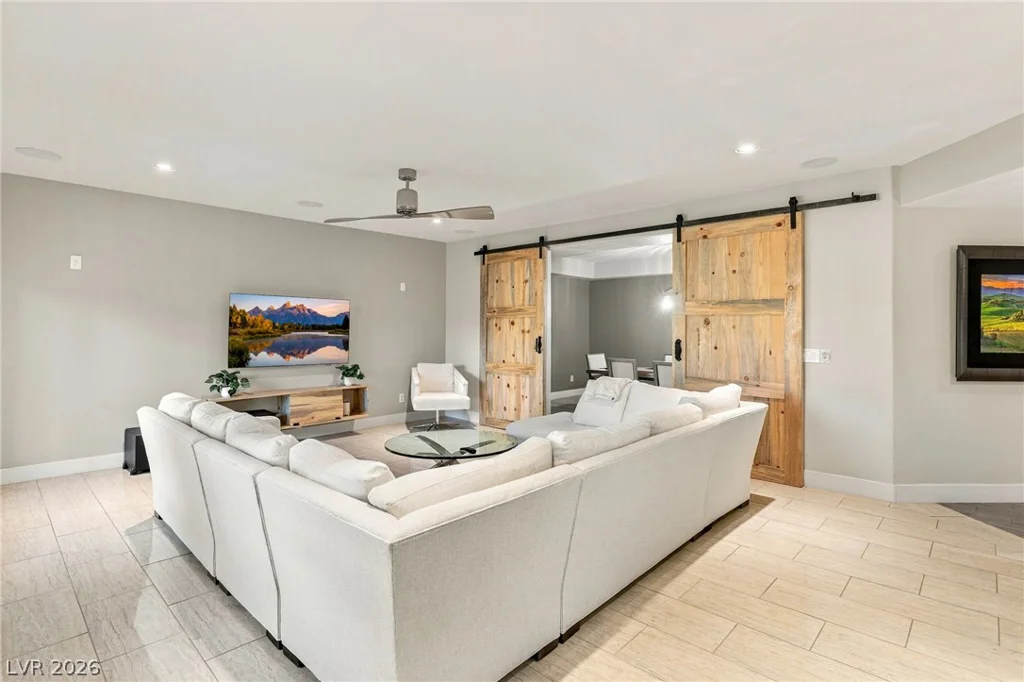 2060 Palm Canyon, Las Vegas, NV 89117