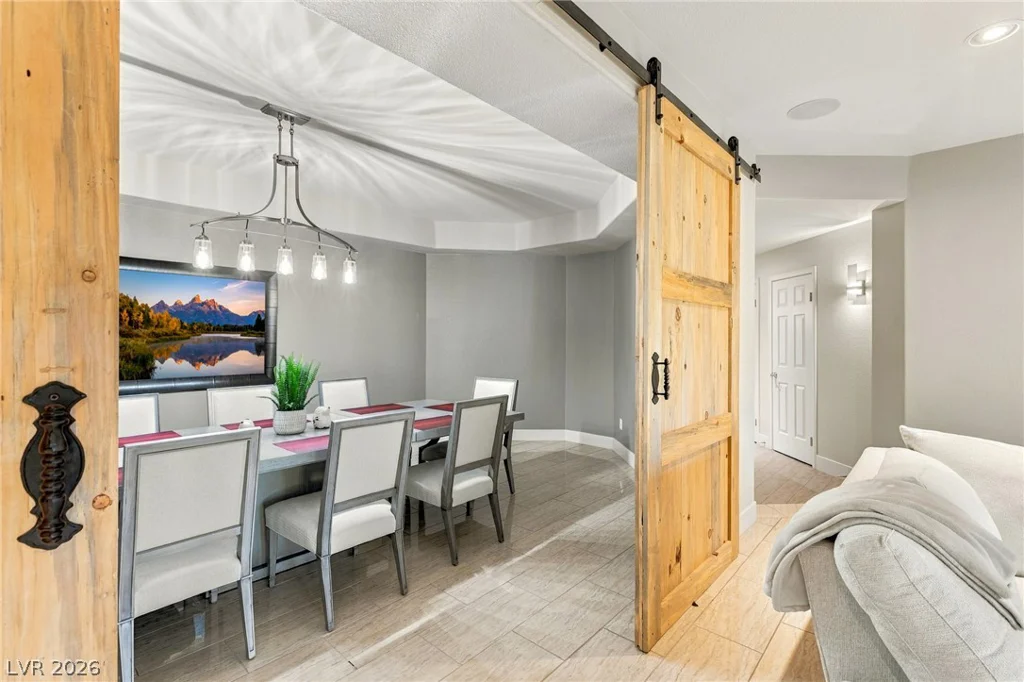 2060 Palm Canyon, Las Vegas, NV 89117