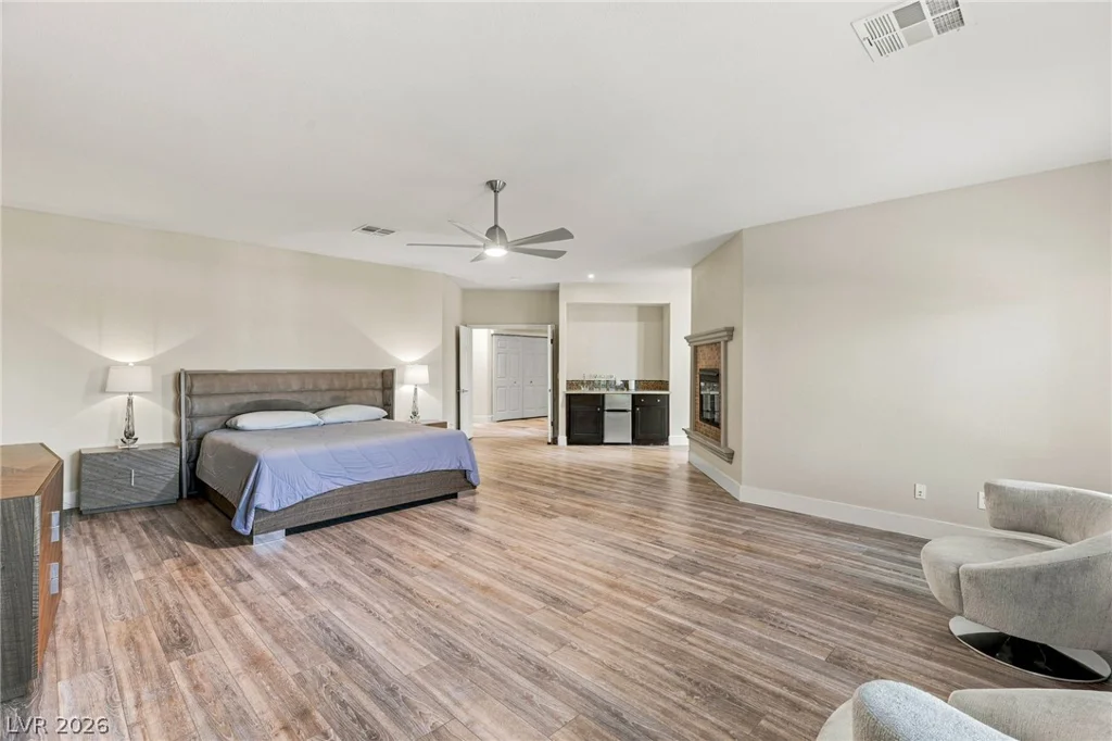 2060 Palm Canyon, Las Vegas, NV 89117