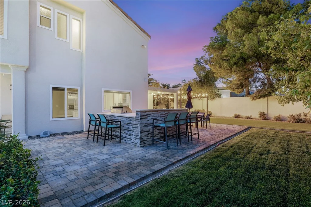 2060 Palm Canyon, Las Vegas, NV 89117