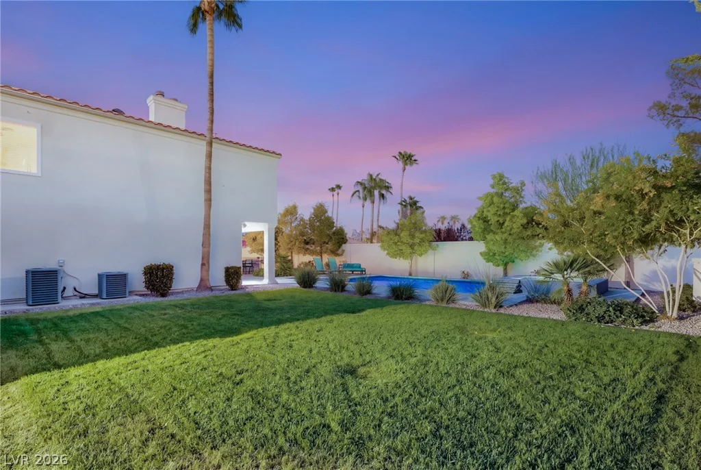 2060 Palm Canyon, Las Vegas, NV 89117