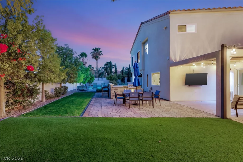 2060 Palm Canyon, Las Vegas, NV 89117