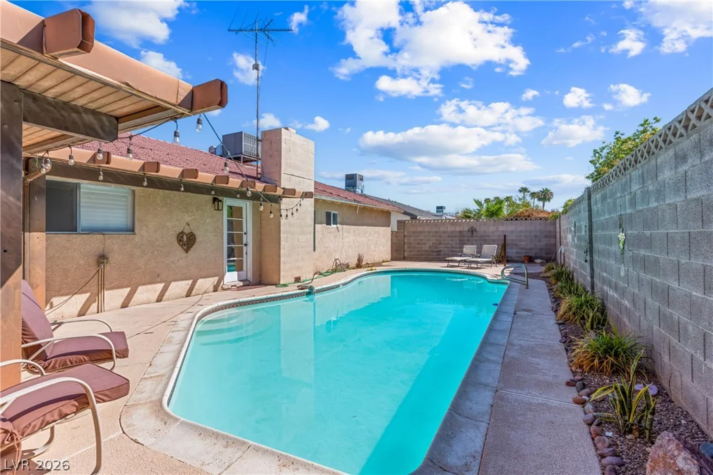 3047 Downing, Las Vegas, NV 89121