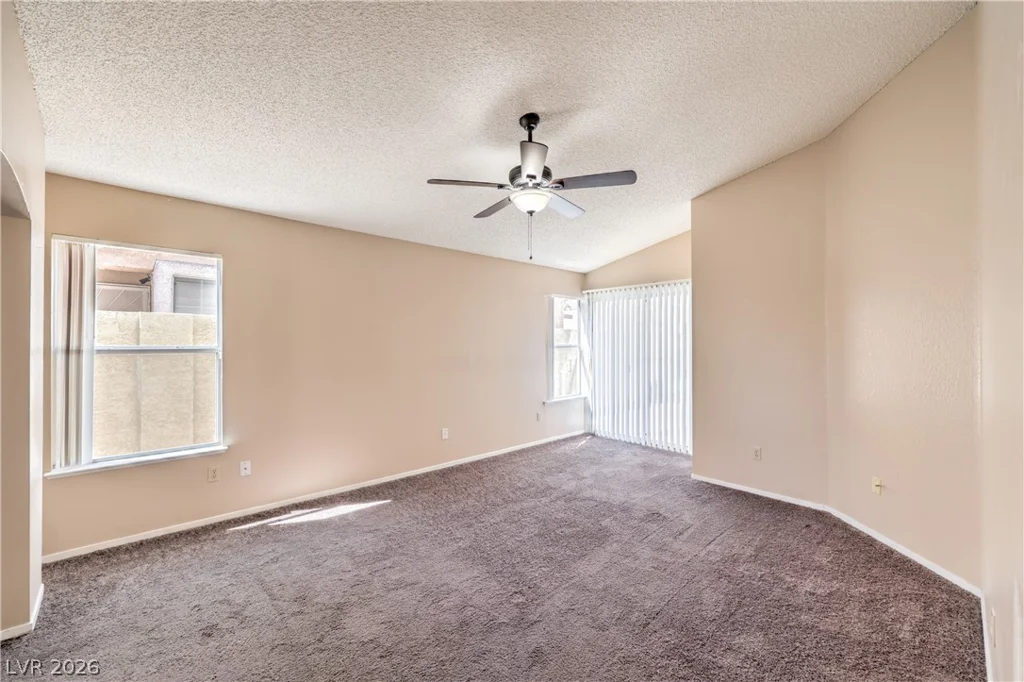 9824 Russett Wood, Las Vegas, NV 89117