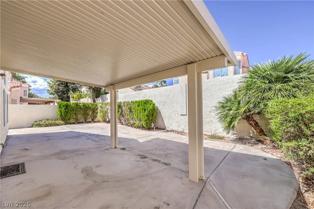 9824 Russett Wood, Las Vegas, NV 89117