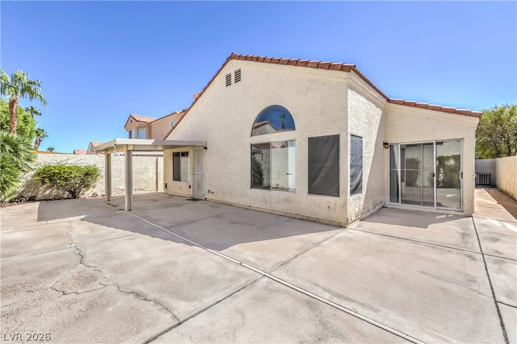 9824 Russett Wood, Las Vegas, NV 89117