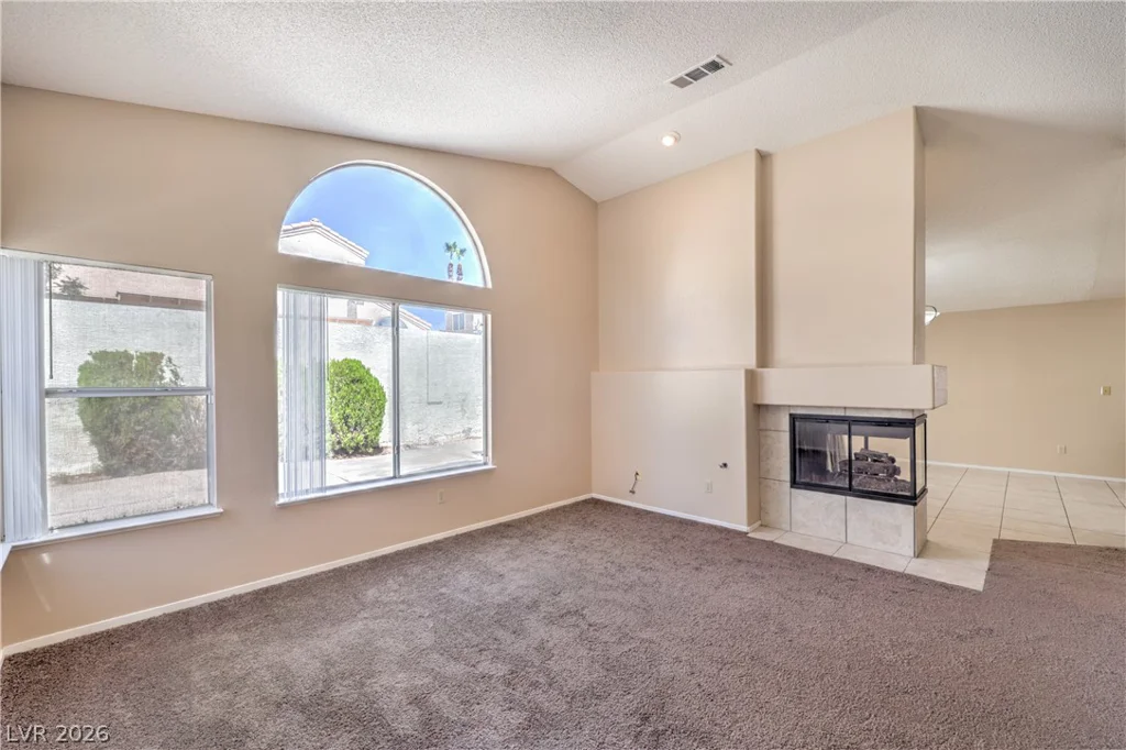 9824 Russett Wood, Las Vegas, NV 89117