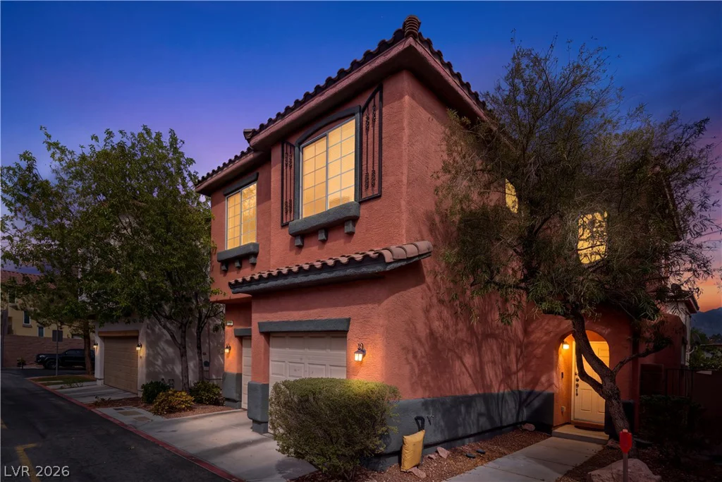 7208 Glen Shire, Las Vegas, NV 89149