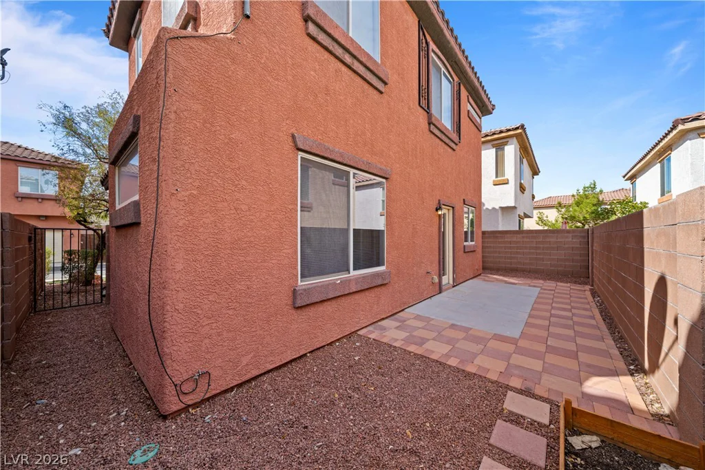 7208 Glen Shire, Las Vegas, NV 89149