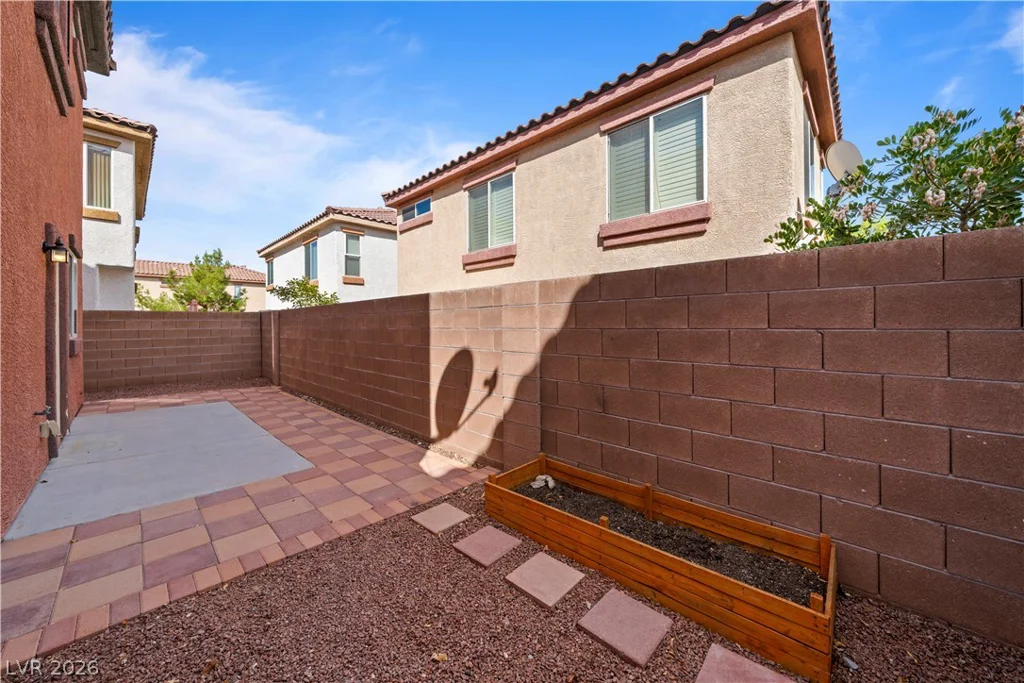 7208 Glen Shire, Las Vegas, NV 89149