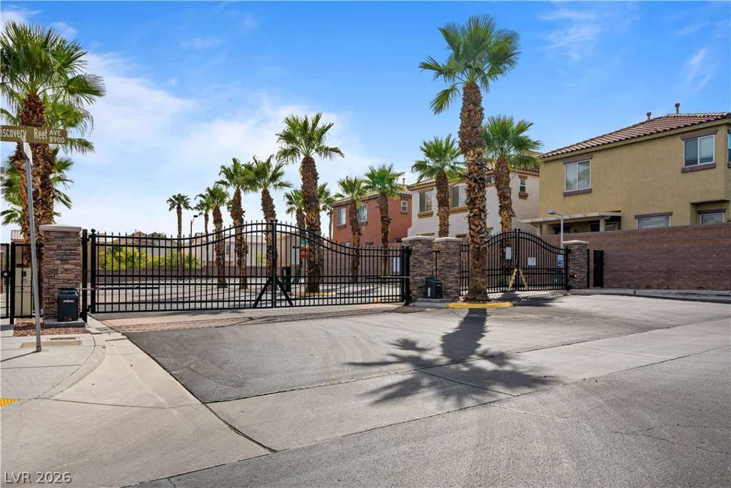 7208 Glen Shire, Las Vegas, NV 89149