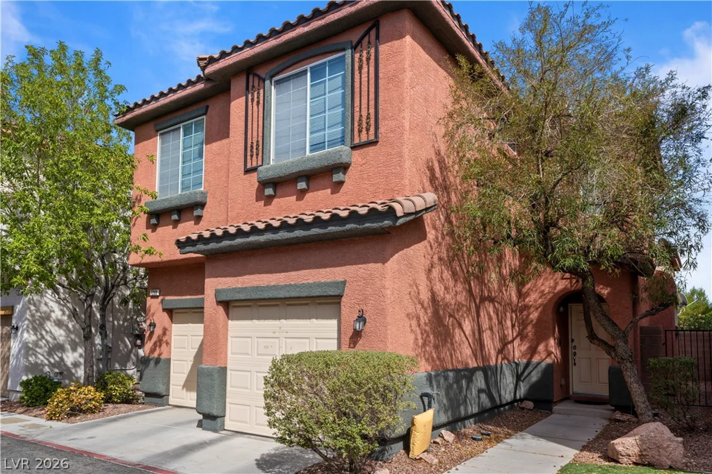 7208 Glen Shire, Las Vegas, NV 89149