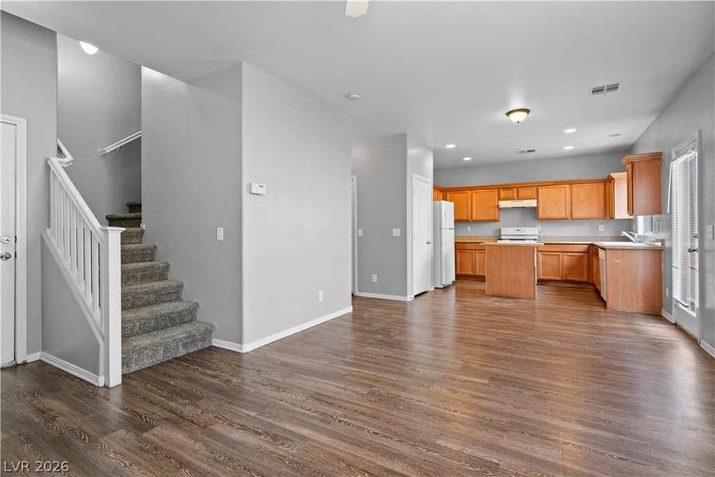 7208 Glen Shire, Las Vegas, NV 89149