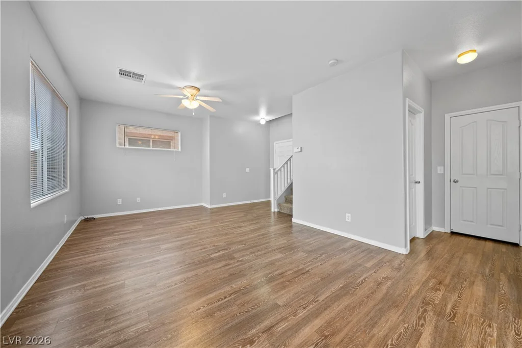7208 Glen Shire, Las Vegas, NV 89149