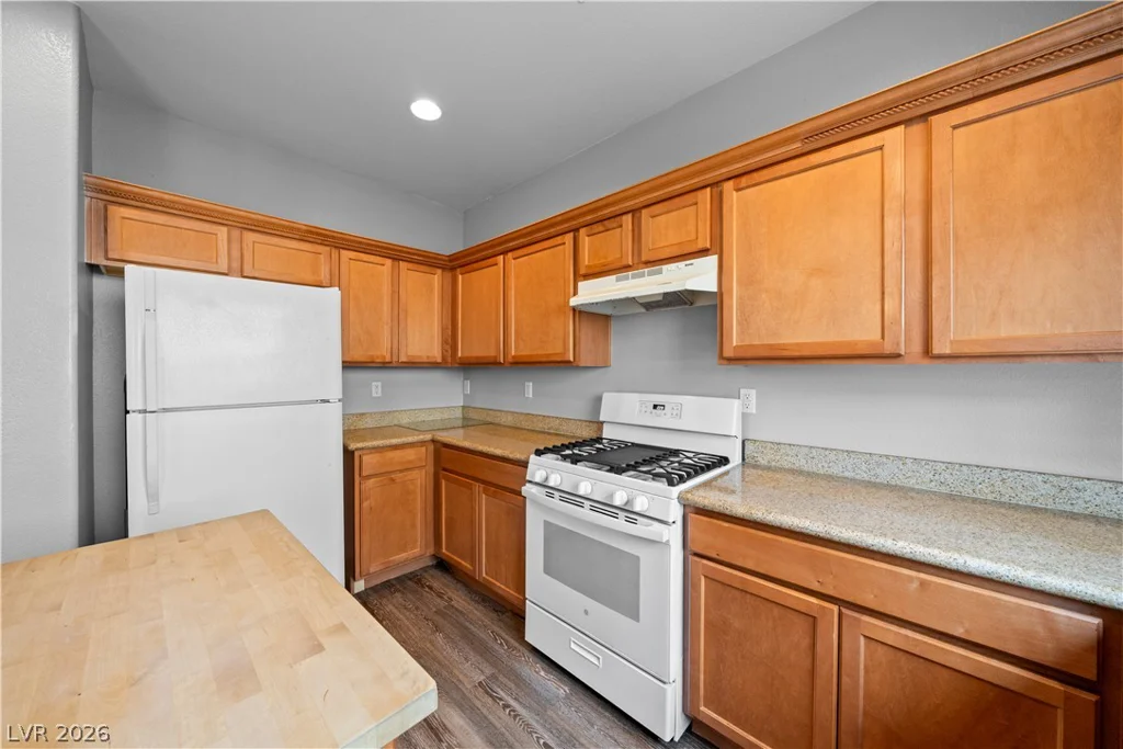 7208 Glen Shire, Las Vegas, NV 89149