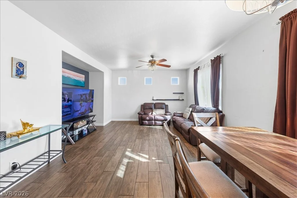9054 Hilverson, Las Vegas, NV 89148
