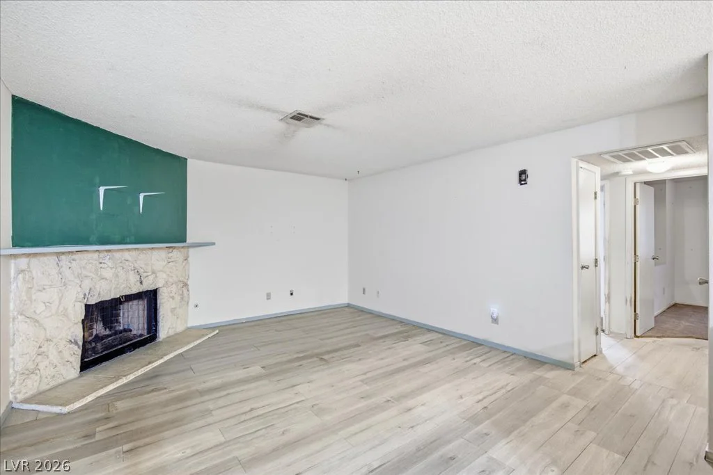 753 Rock Springs, Las Vegas, NV 89128
