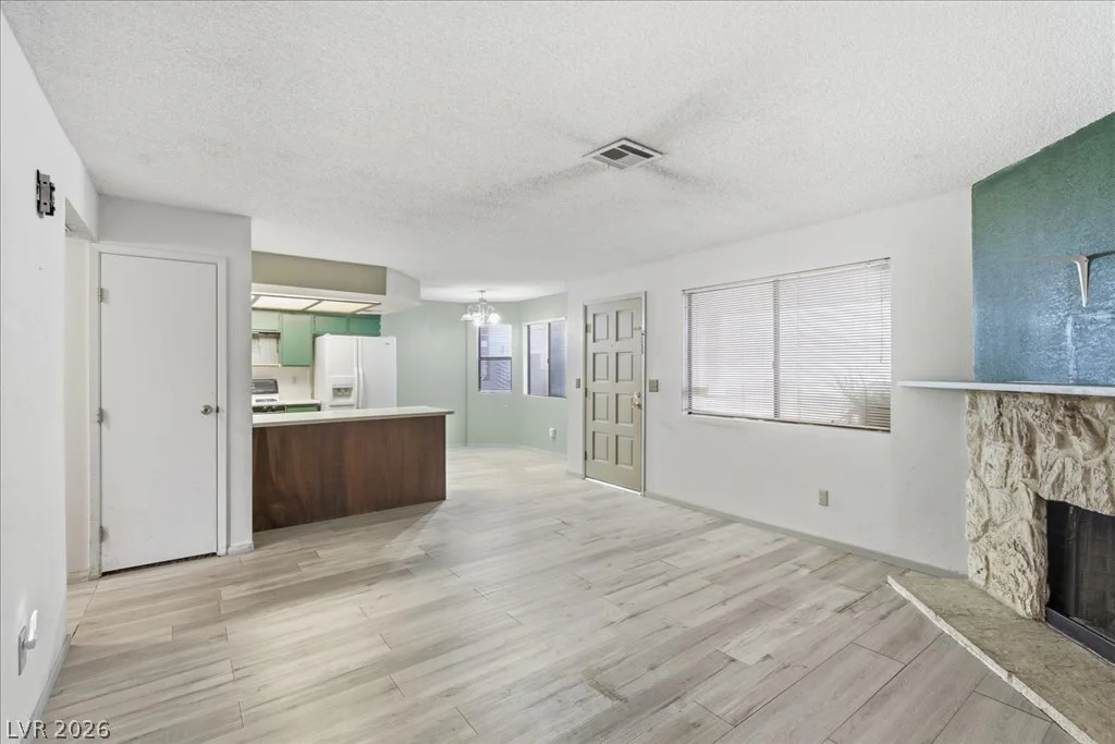 753 Rock Springs, Las Vegas, NV 89128