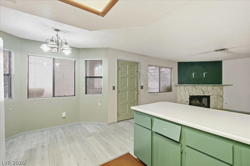 753 Rock Springs, Las Vegas, NV 89128