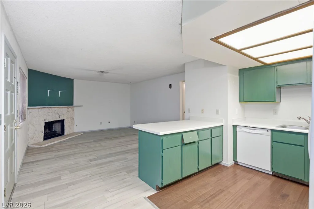 753 Rock Springs, Las Vegas, NV 89128