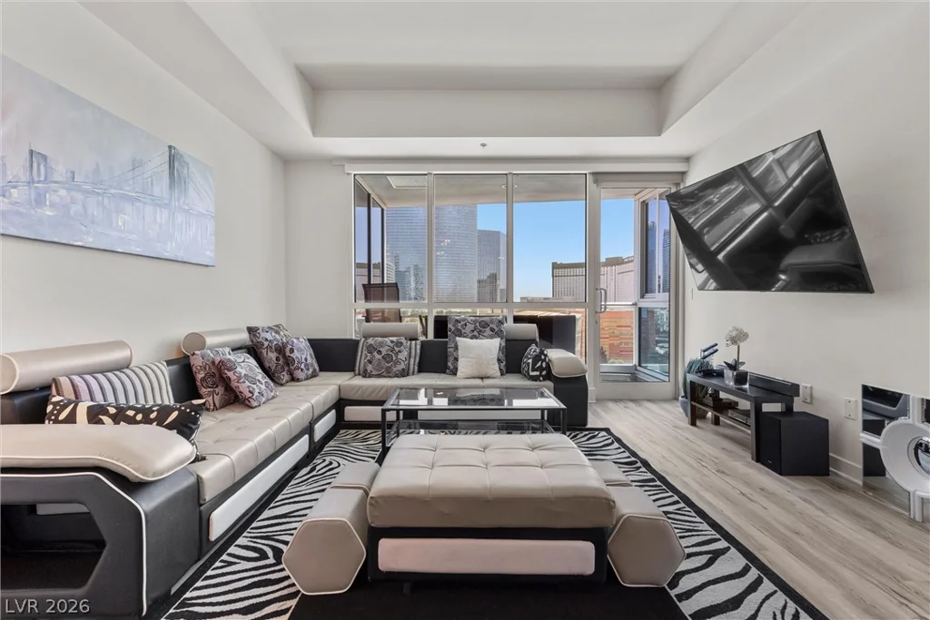 4575 Dean Martin, Las Vegas, NV 89103
