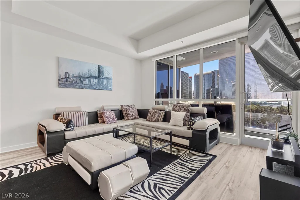 4575 Dean Martin, Las Vegas, NV 89103