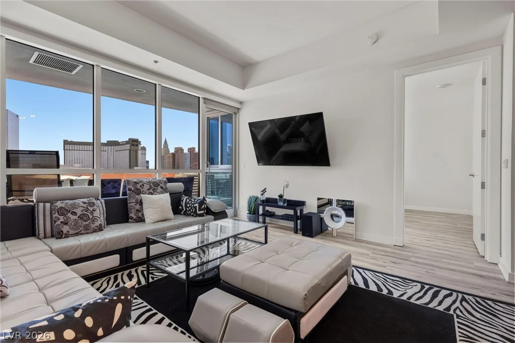 4575 Dean Martin, Las Vegas, NV 89103