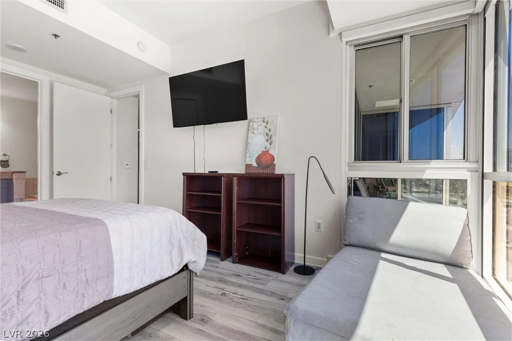 4575 Dean Martin, Las Vegas, NV 89103