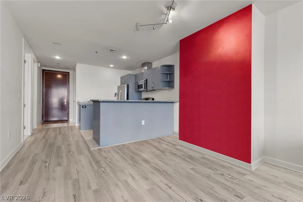 4575 Dean Martin, Las Vegas, NV 89103