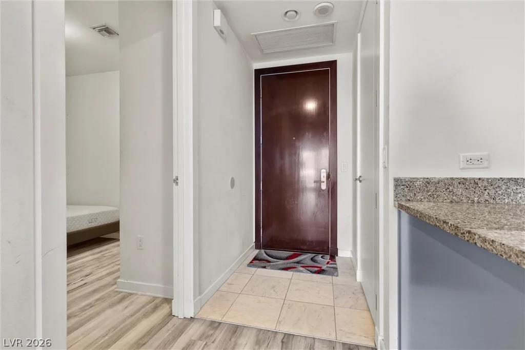 4575 Dean Martin, Las Vegas, NV 89103