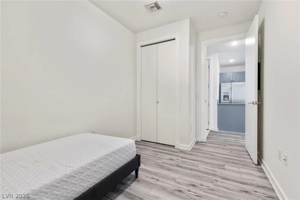 4575 Dean Martin, Las Vegas, NV 89103
