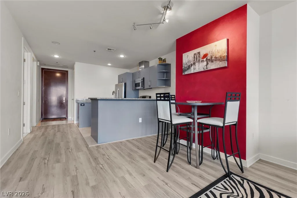 4575 Dean Martin, Las Vegas, NV 89103