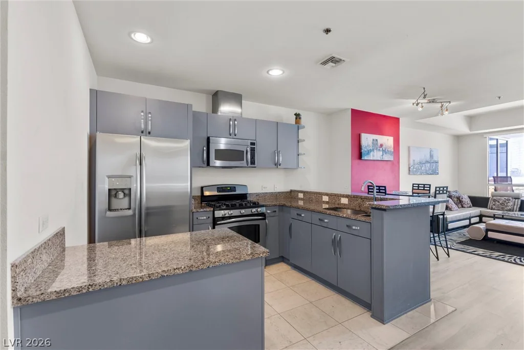 4575 Dean Martin, Las Vegas, NV 89103