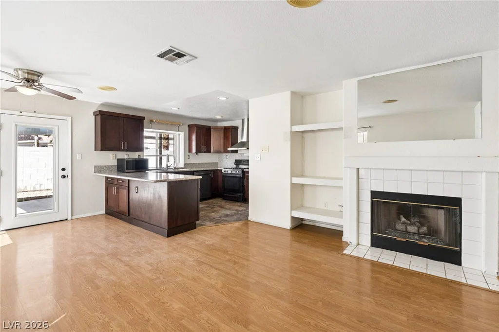 4953 El Sur, North Las Vegas, NV 89031
