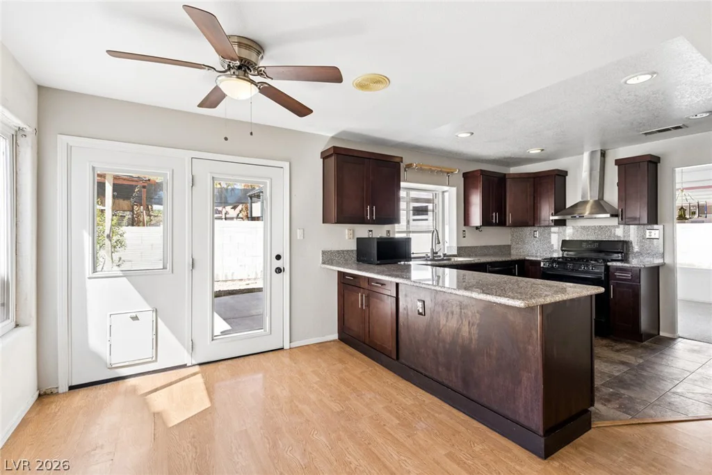 4953 El Sur, North Las Vegas, NV 89031