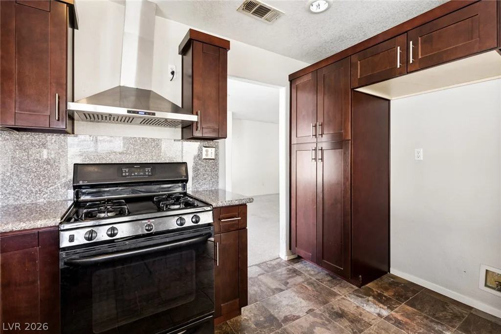 4953 El Sur, North Las Vegas, NV 89031