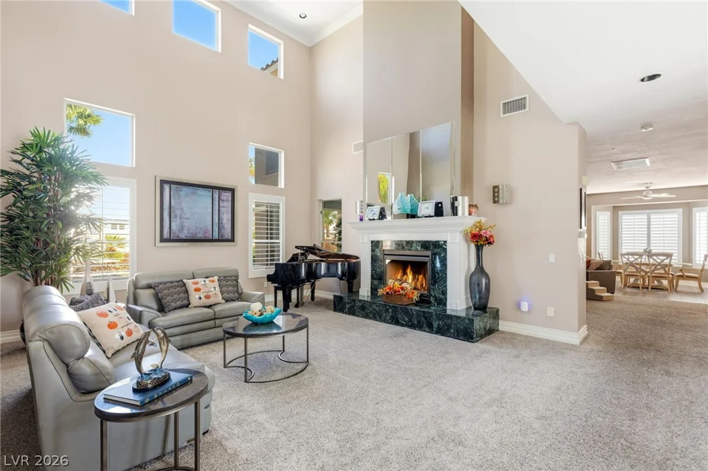 8052 Dark Hollow, Las Vegas, NV 89117