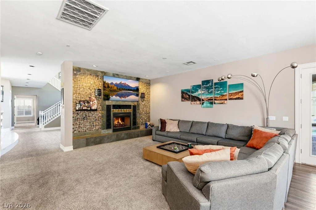 8052 Dark Hollow, Las Vegas, NV 89117