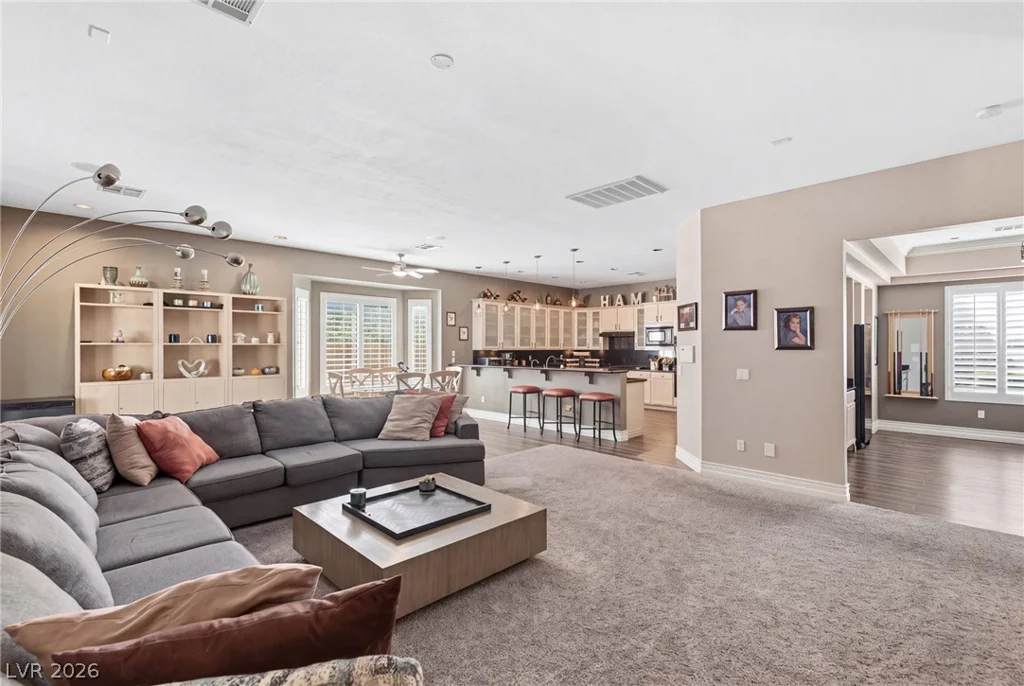 8052 Dark Hollow, Las Vegas, NV 89117