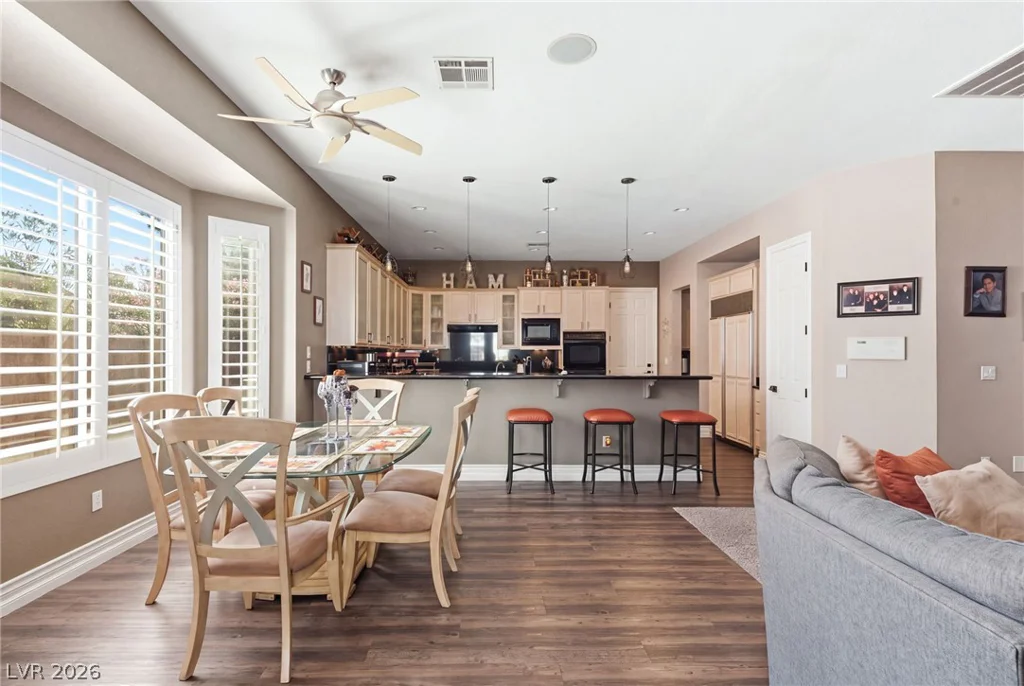 8052 Dark Hollow, Las Vegas, NV 89117