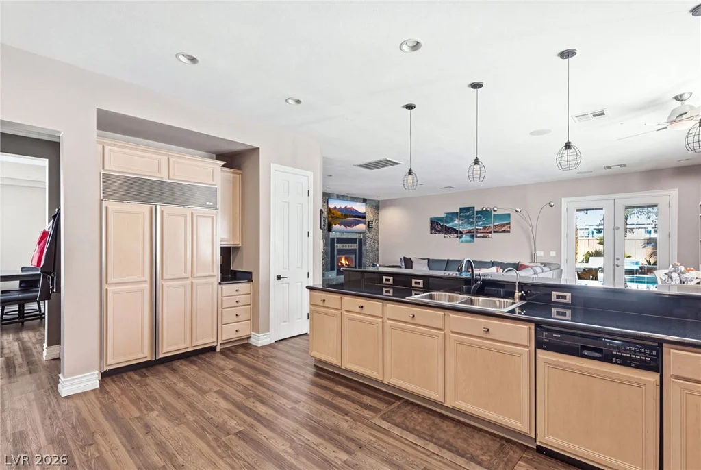 8052 Dark Hollow, Las Vegas, NV 89117