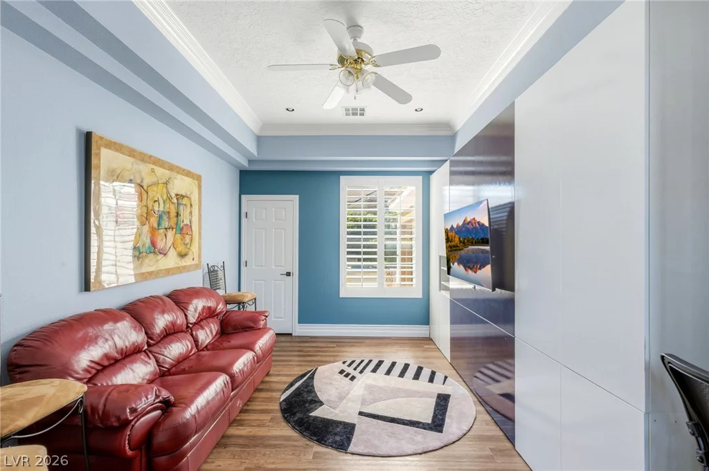 8052 Dark Hollow, Las Vegas, NV 89117