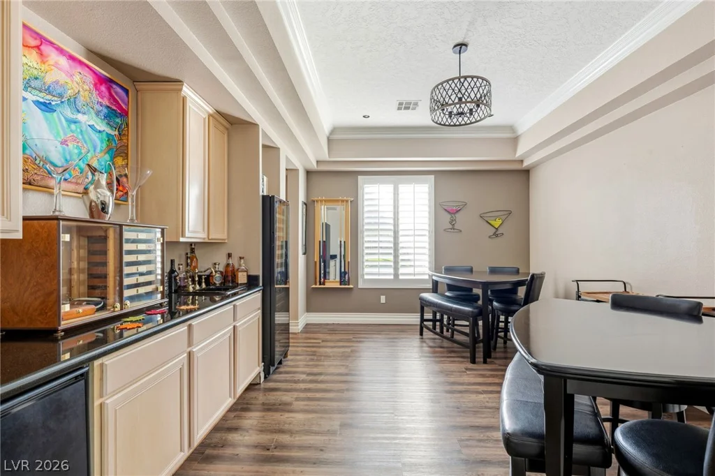 8052 Dark Hollow, Las Vegas, NV 89117