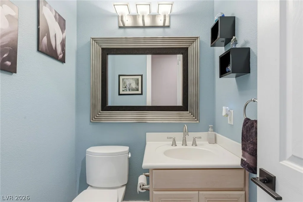 8052 Dark Hollow, Las Vegas, NV 89117