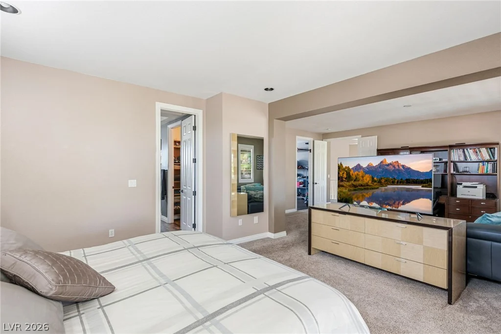 8052 Dark Hollow, Las Vegas, NV 89117