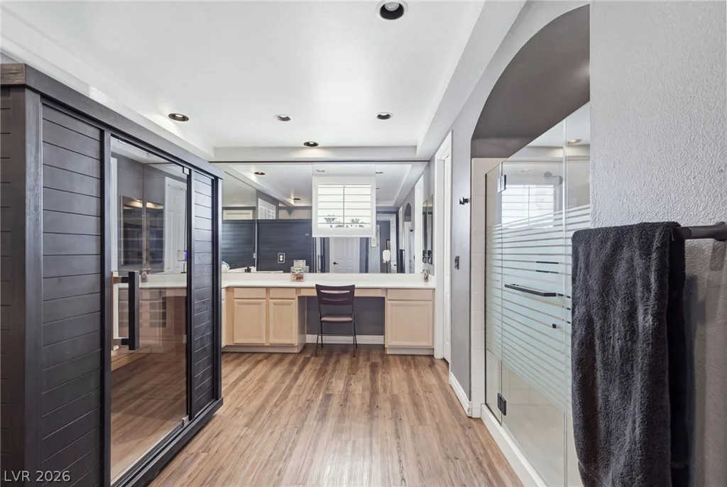 8052 Dark Hollow, Las Vegas, NV 89117