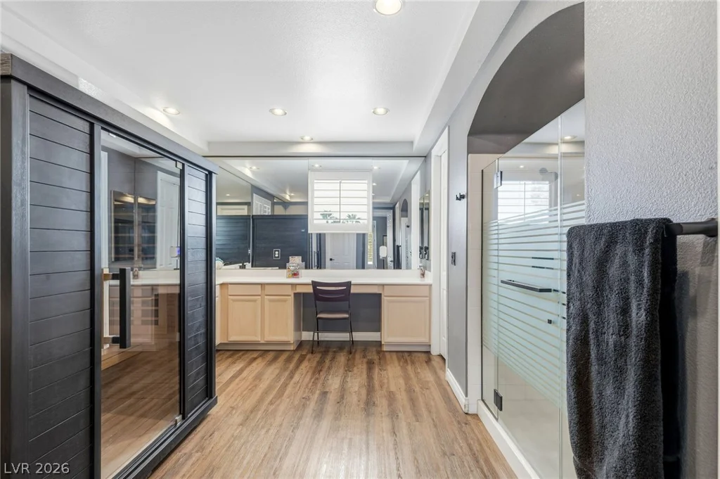 8052 Dark Hollow, Las Vegas, NV 89117